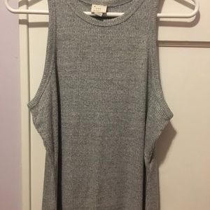 Sleeveless shirt